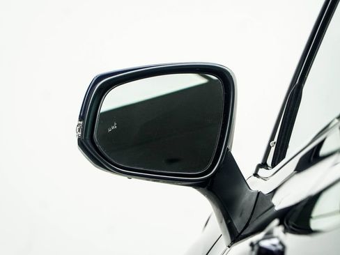 Used 2023 Toyota Highlander LE FWD image 15