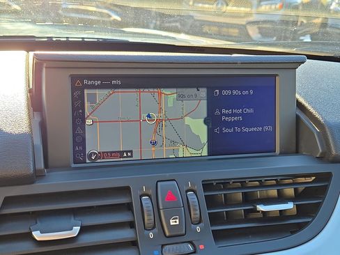 Used 2011 BMW Z4 sDrive35is image 19