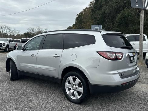 Used 2017 Chevrolet Traverse LT w/ Style and Technology Package image 9