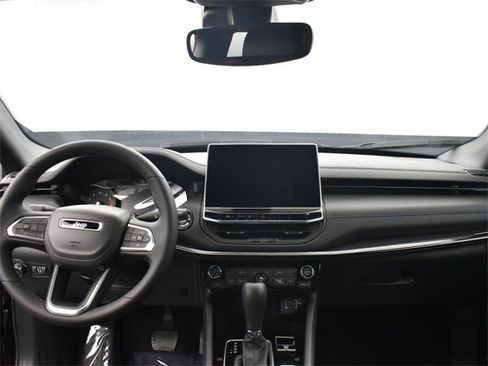 New 2026 Jeep Compass Latitude image 10