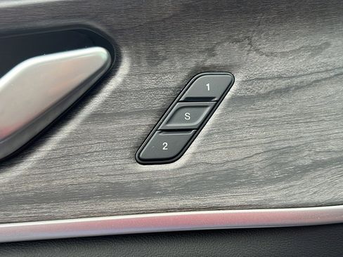 Used 2024 Jeep Grand Cherokee L Limited w/ Luxury Tech Group II image 14