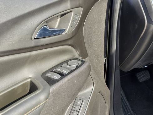 Used 2024 Chevrolet Equinox Premier FWD image 19