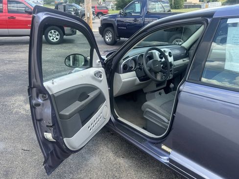 Used 2007 Chrysler PT Cruiser FWD image 12