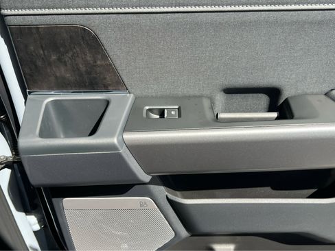 New 2026 Ford F250 Lariat w/ Black Appearance Package image 22