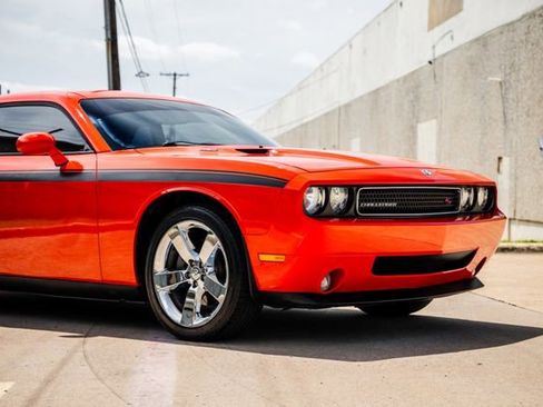 Used 2009 Dodge Challenger R/T RWD image 44