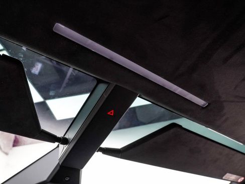 Used 2024 Tesla Cybertruck AWD Crew Cab image 36