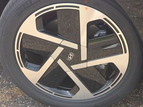 New 2026 Hyundai Ioniq 9 Limited image 19