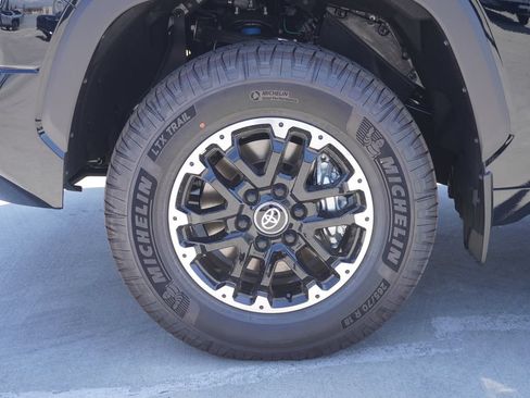 New 2026 Toyota Tundra SR5 AWD/4WD image 18
