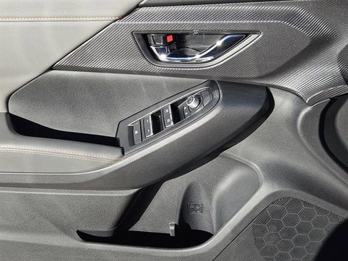 Used 2025 Subaru Crosstrek 2.5i Limited w/ Popular Package #3A image 17