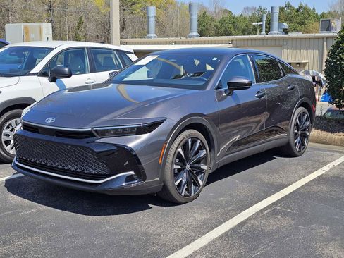 Used 2024 Toyota Crown Platinum image 3