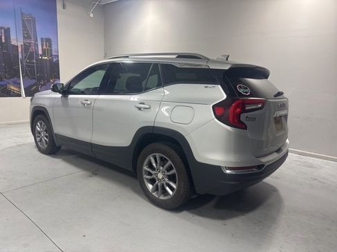 Used 2022 GMC Terrain SLT image 8