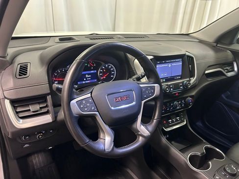 Used 2020 GMC Terrain SLT w/ Preferred Package FWD image 2