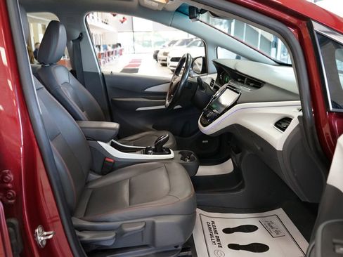 Used 2018 Chevrolet Bolt Premier w/ Driver Confidence II Package FWD image 44