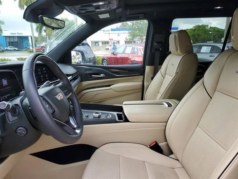 Certified 2024 Cadillac Escalade Premium Luxury AWD/4WD image 71