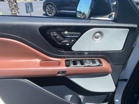 Used 2025 Lincoln Aviator Reserve w/ Luxury Package AWD/4WD image 15