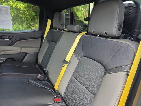Used 2024 Chevrolet Colorado ZR2 w/ ZR2 Bison Edition AWD/4WD image 17