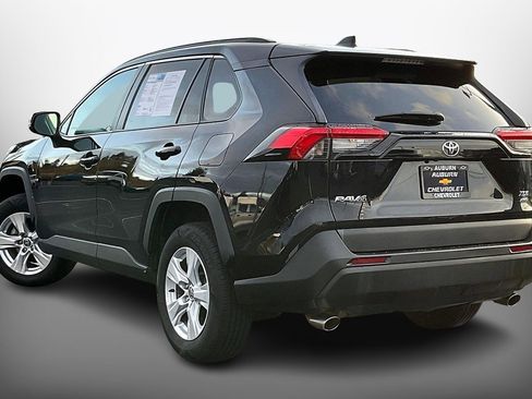 Used 2021 Toyota RAV4 XLE image 12