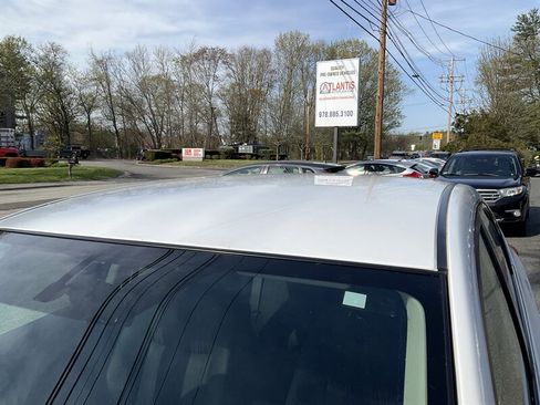 Used 2019 Nissan Sentra SV FWD image 9