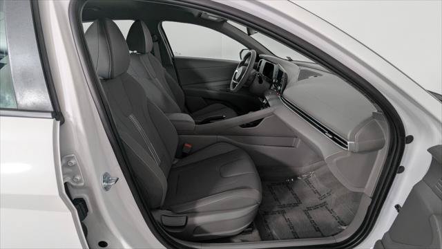 Used 2025 Hyundai Elantra Sport FWD image 23