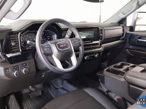 Used 2024 GMC Sierra 2500 SLE image 2
