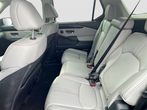 Used 2025 Honda Pilot Touring image 25