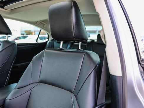 Used 2025 Lexus ES 350 FWD image 16