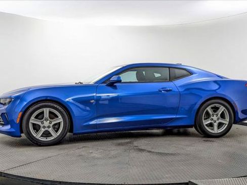 Used 2017 Chevrolet Camaro LS RWD image 3