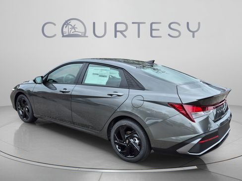 New 2026 Hyundai Elantra SEL Sport FWD image 3