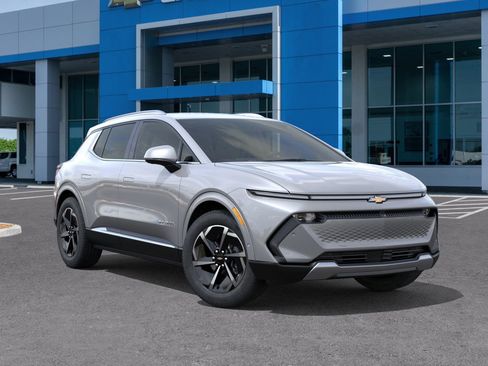 New 2025 Chevrolet Equinox EV LT image 7