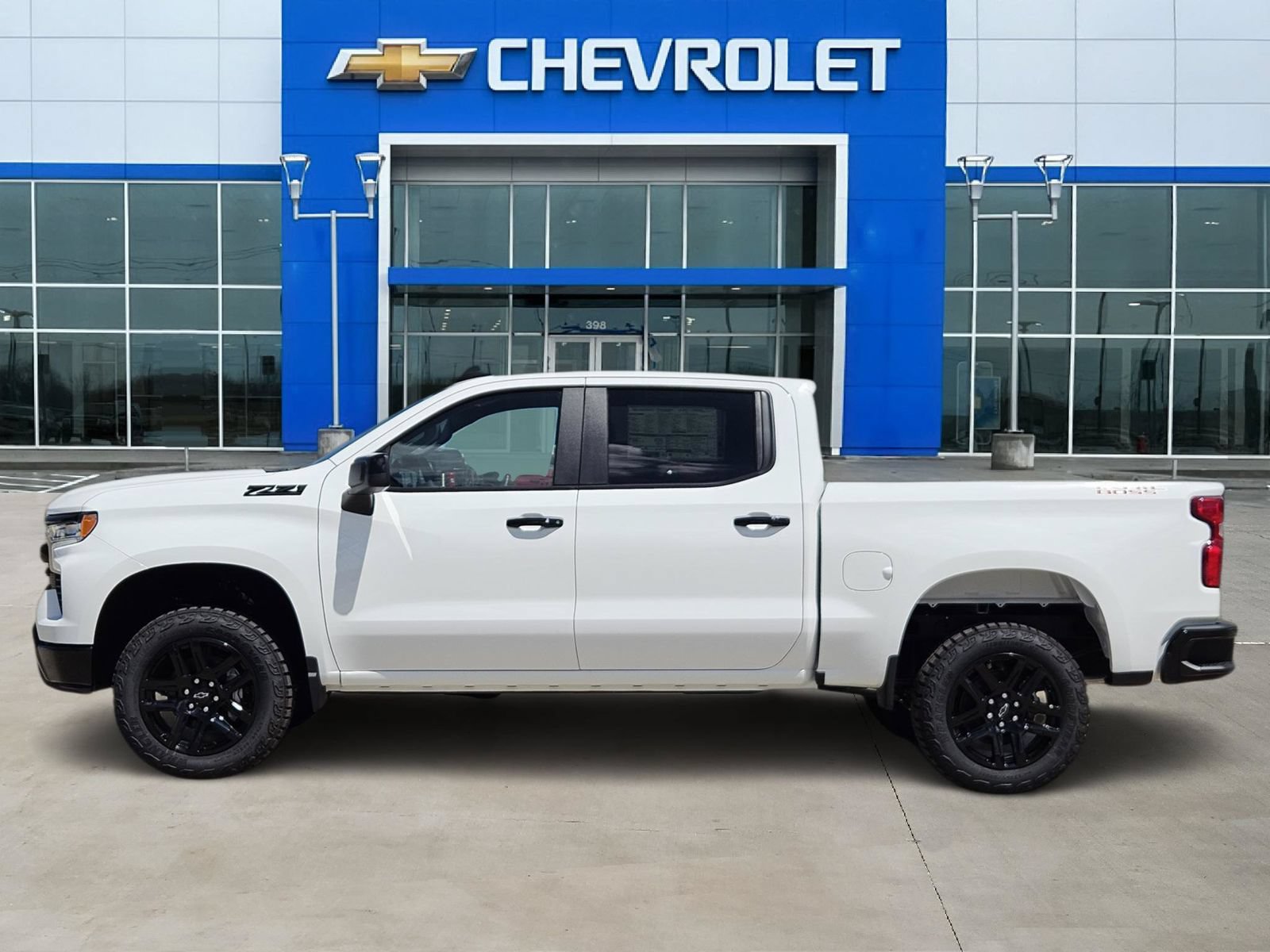New 2026 Chevrolet Silverado 1500 LT Trail Boss w/ LPO, Dark Essentials Package AWD/4WD image 3
