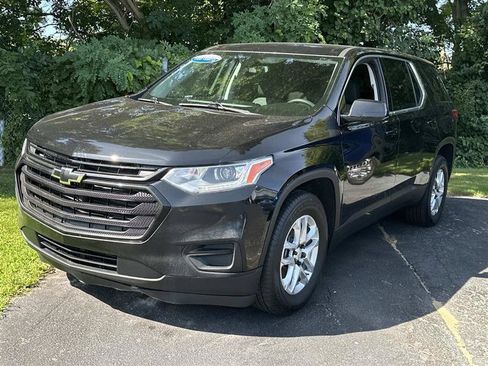 Used 2019 Chevrolet Traverse LS w/ LPO, Blackout Package AWD/4WD image 5