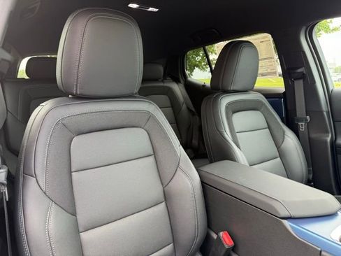New 2025 Chevrolet Equinox EV LT AWD/4WD image 11