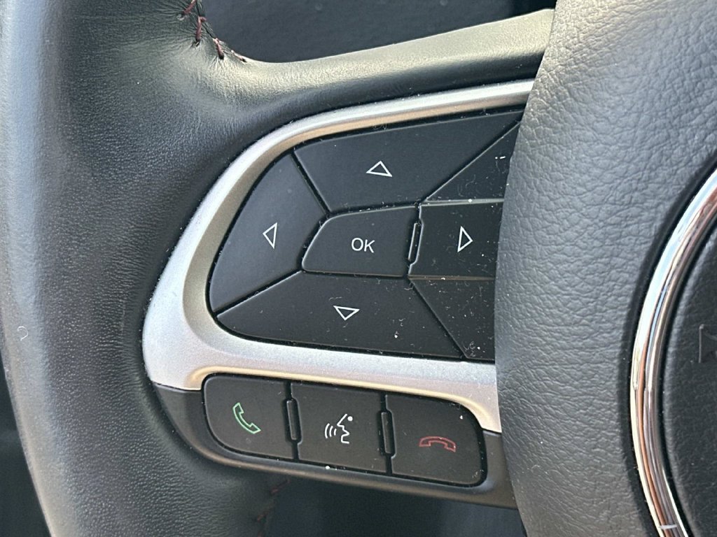 Used 2018 Jeep Compass Trailhawk w/ Leather Interior Group AWD/4WD image 25