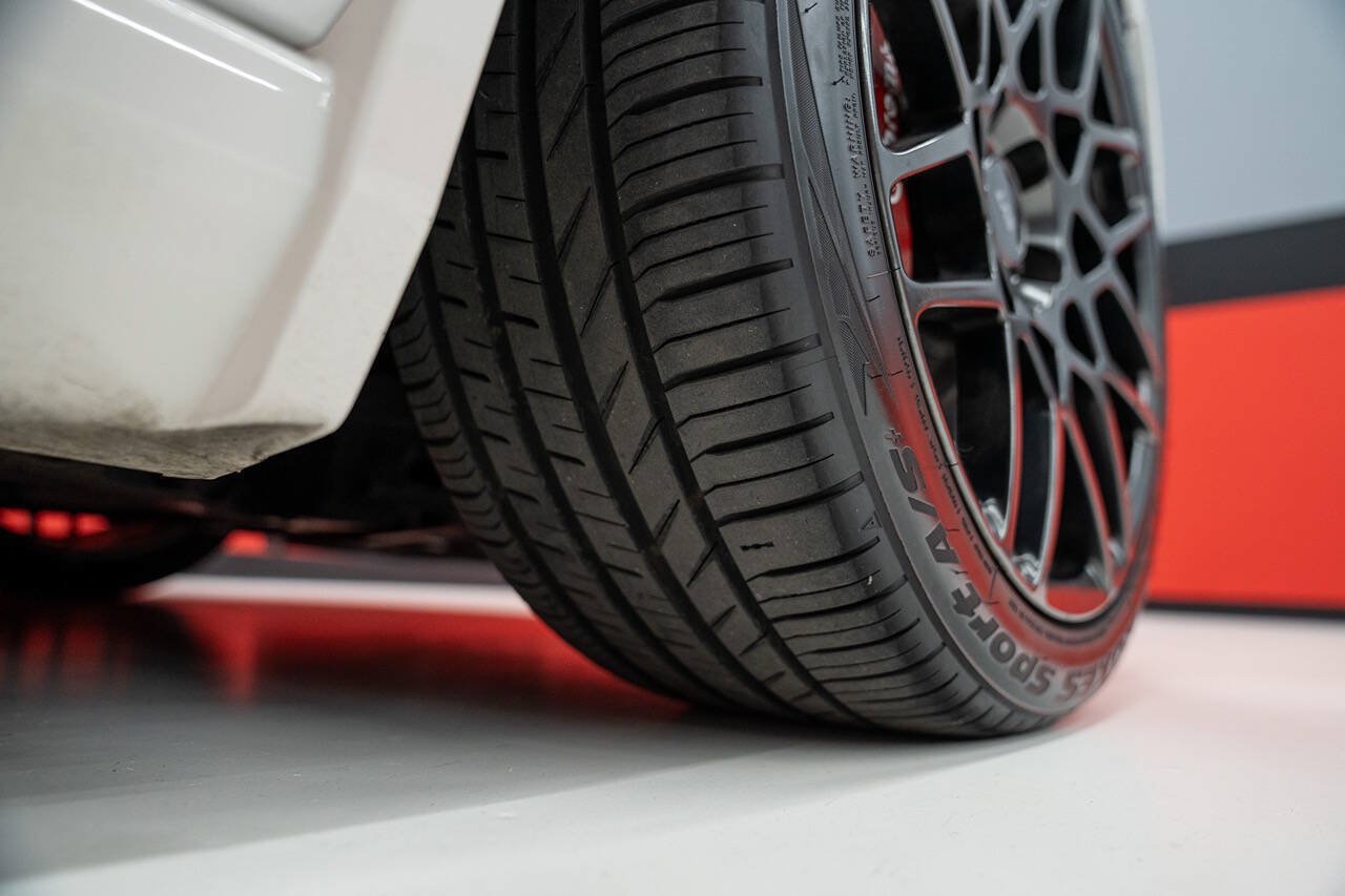 Used 2013 Ford Mustang Shelby GT500 RWD image 55