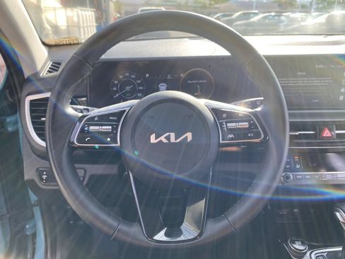 Used 2024 Kia Seltos S AWD/4WD image 32