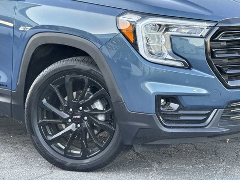 Used 2024 GMC Terrain SLT w/ Tech Package image 13