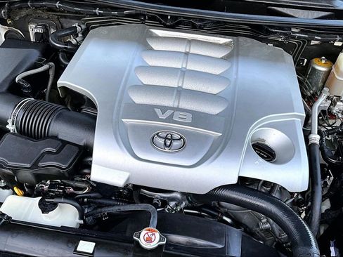 Used 2017 Toyota Land Cruiser AWD/4WD image 31