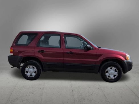 Used 2004 Ford Escape XLS image 7