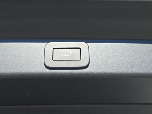 Certified 2024 Land Rover Range Rover Sport Dynamic SE image 13