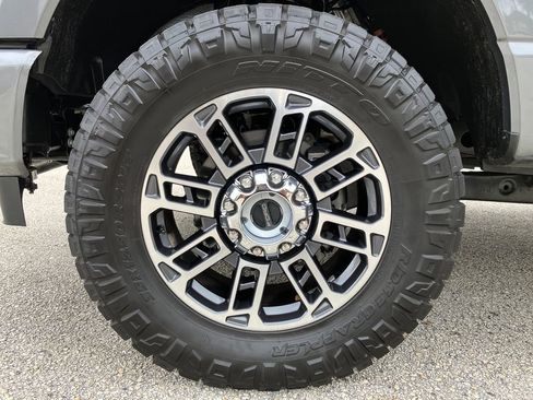 Certified 2026 Ford F350 Platinum w/ Platinum Plus Package image 14