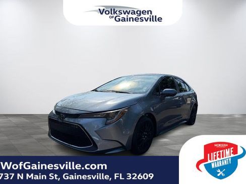 Used 2020 Toyota Corolla LE FWD image 3