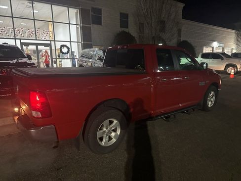 Used 2017 RAM 1500 Classic SLT image 2