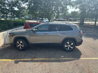 Used 2019 Jeep Cherokee Limited AWD/4WD video 3