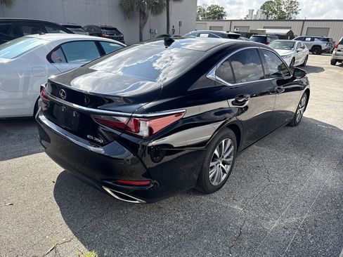 Used 2019 Lexus ES 350 w/ Premium Package FWD image 4