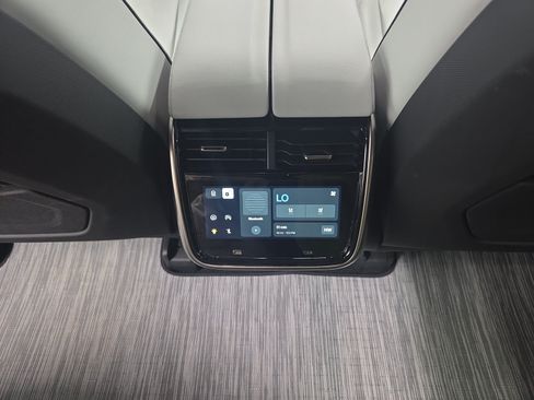 Used 2023 Rivian R1S Adventure AWD/4WD image 30