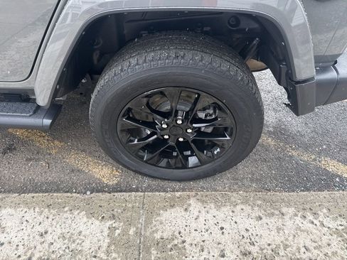 Used 2021 Jeep Wrangler Unlimited Sahara w/ Cold Weather Group image 15