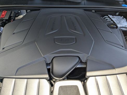 New 2025 Porsche Cayenne Coupe image 29