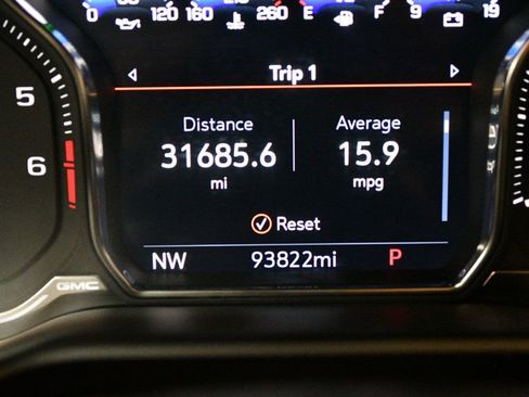 Used 2021 GMC Yukon Denali w/ Denali Premium Package image 46