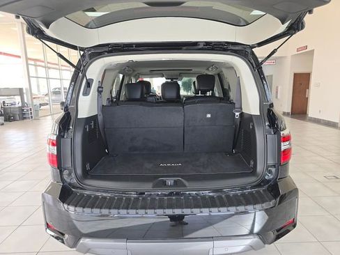 Used 2024 Nissan Armada SL image 10