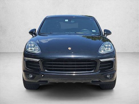 Used 2017 Porsche Cayenne Platinum Edition AWD/4WD image 2